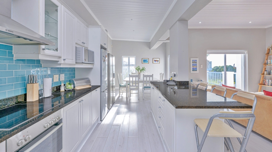 3 Bedroom Property for Sale in Struisbaai Western Cape